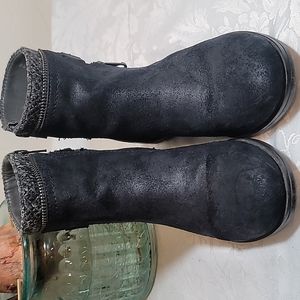 Laura Scott Black Suede with Flannel Ankle Design size  6